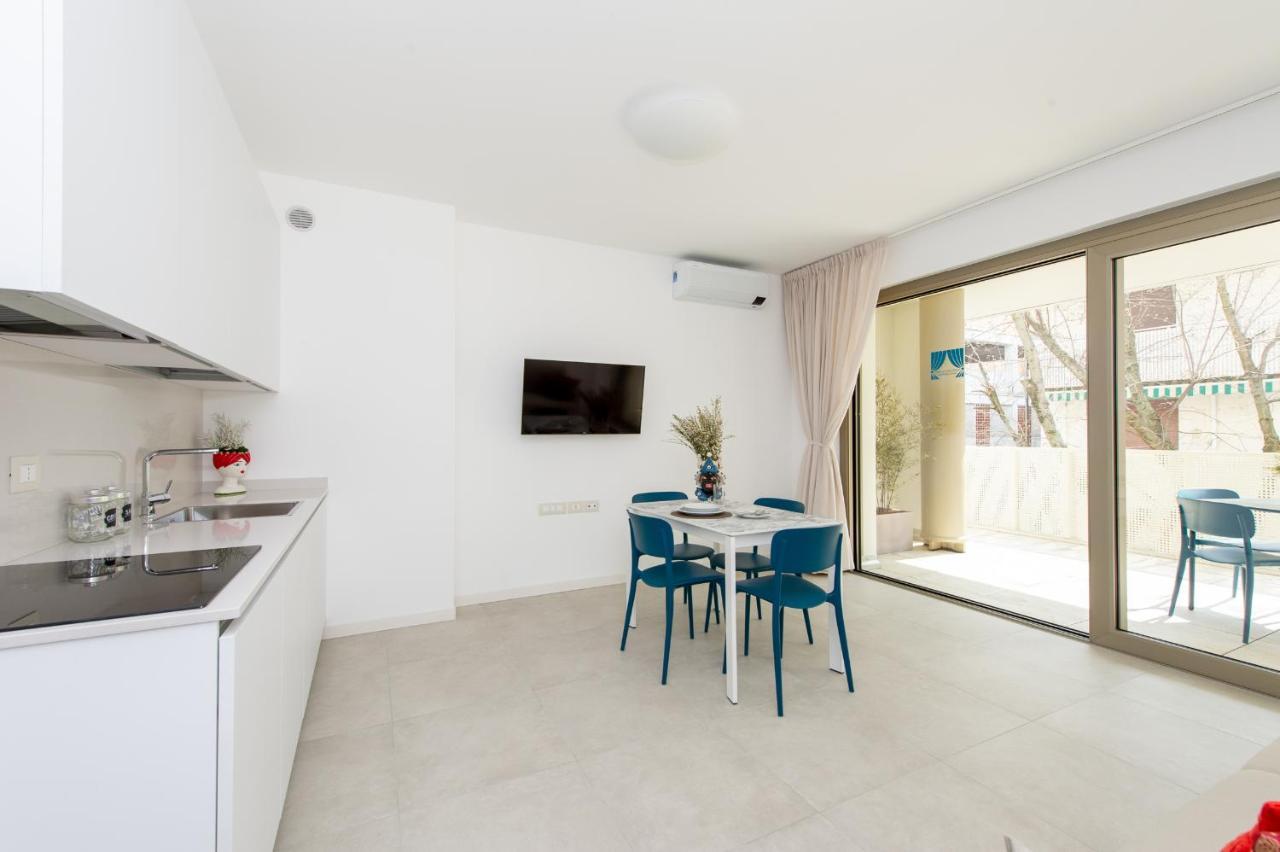Ariston Teatro Luxury Aparthotel Grado Exterior photo